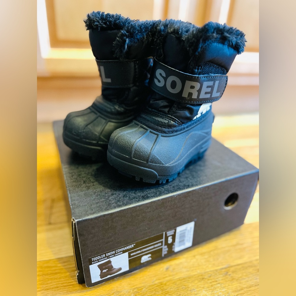 New Sorel Toddler Snow Boots in Size 5